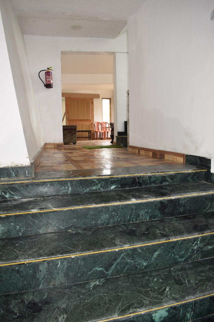 Oyo 23298 Hotel Uttaranchal Inn Nainital Bagian luar foto