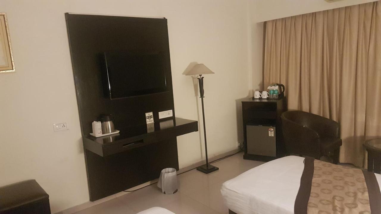 Oyo 23298 Hotel Uttaranchal Inn Nainital Bagian luar foto